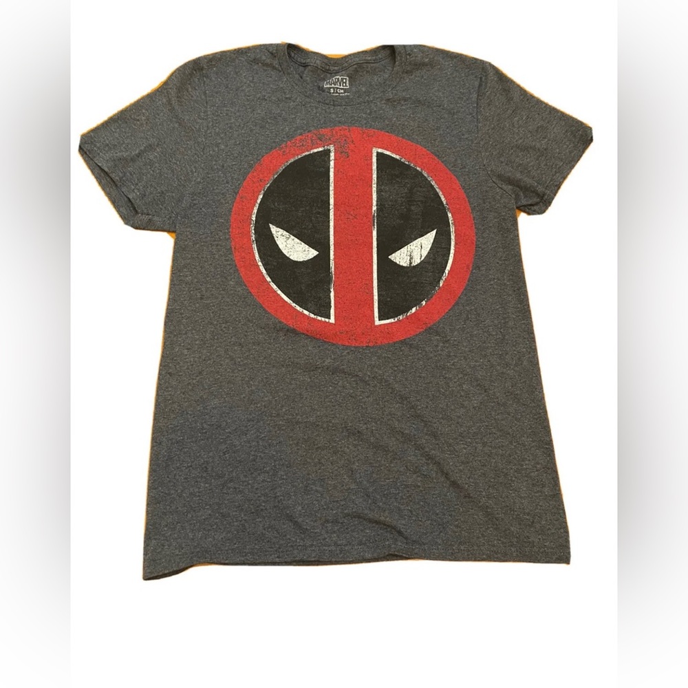 MARVELS DEADPOOL EUC TSHIRT Men’s Size Small